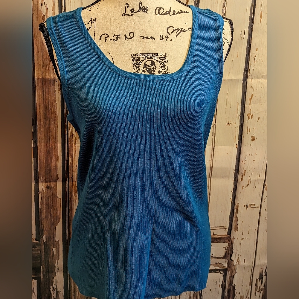 NWT Boutique essentials top